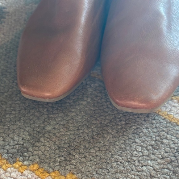 COCLICO Women's Brown Leather Flats - Picture 2 of 4